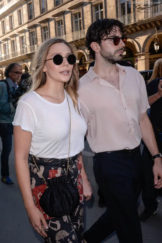 Elizabeth Olsen photo 16 of 2302