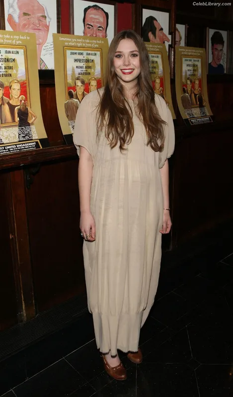 Elizabeth Olsen photo 19 of 2302