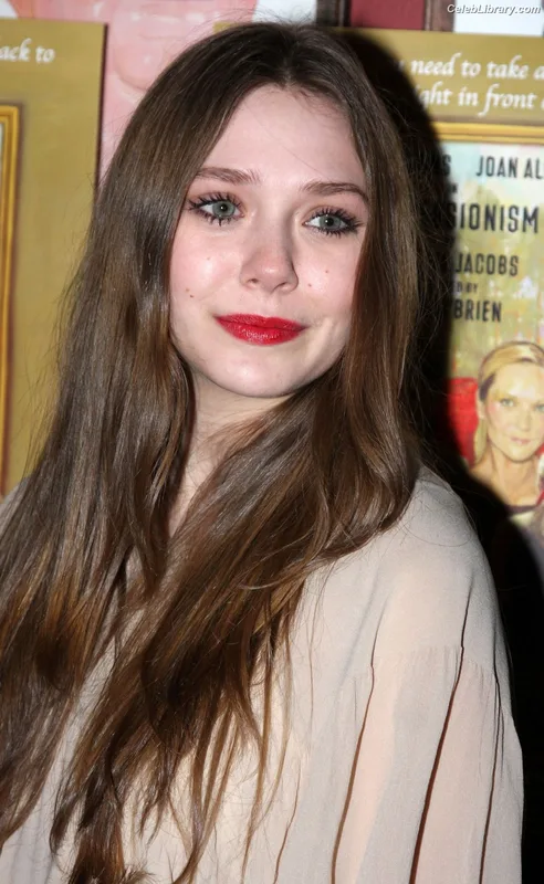 Elizabeth Olsen photo 16 of 2302