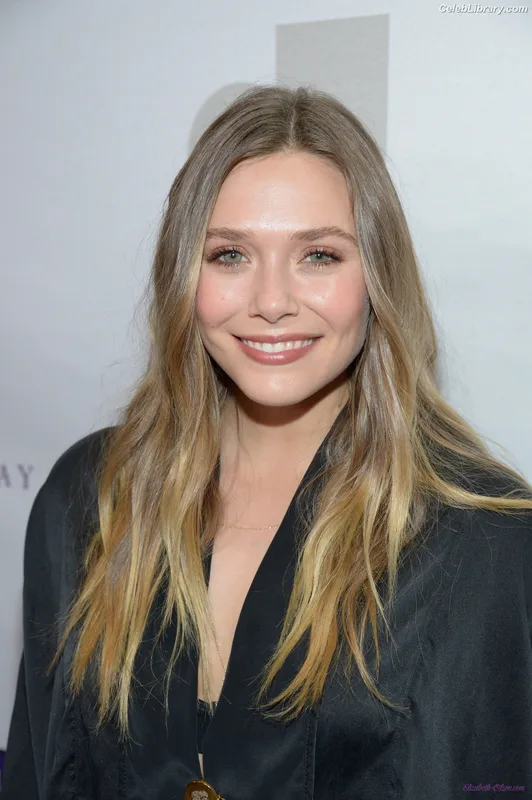 Elizabeth Olsen photo 16 of 2302