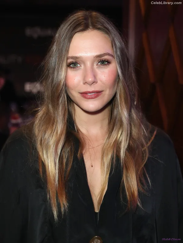 Elizabeth Olsen photo 18 of 2302