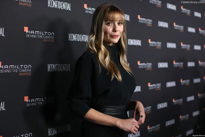 Elizabeth Olsen photo 14 of 2302