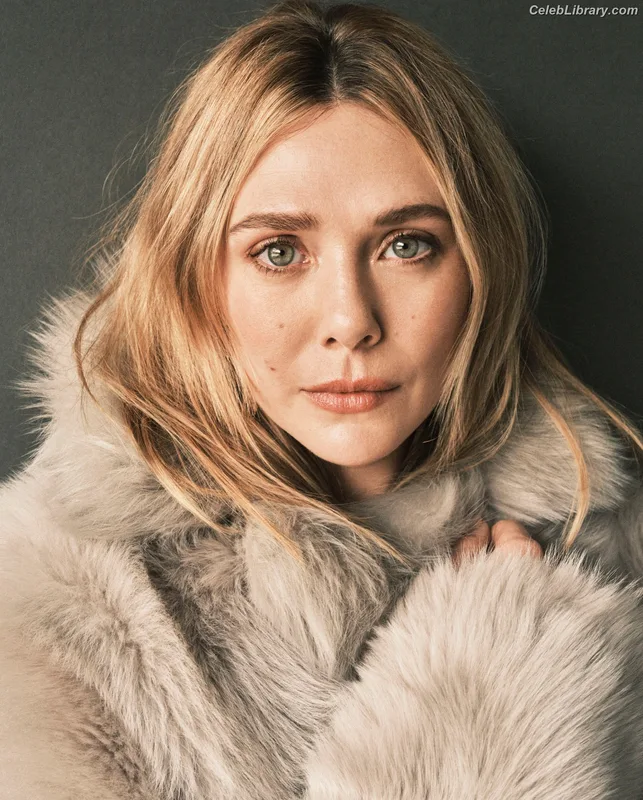 Elizabeth Olsen photo 16 of 2302
