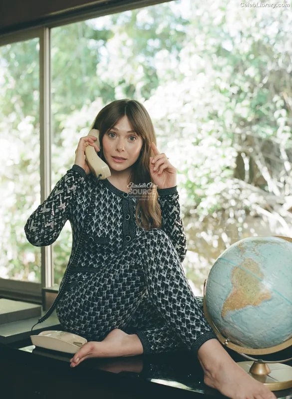 Elizabeth Olsen photo 3 of 2302