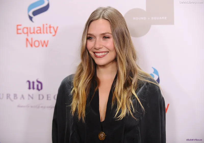 Elizabeth Olsen photo 24 of 2302