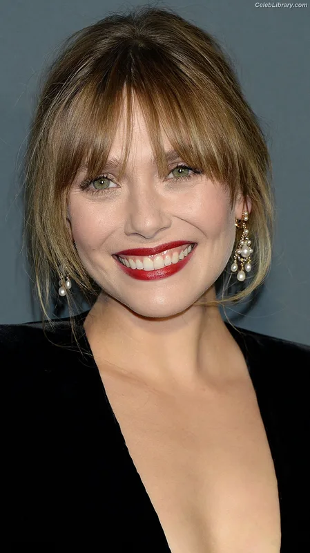 Elizabeth Olsen photo 22 of 2302
