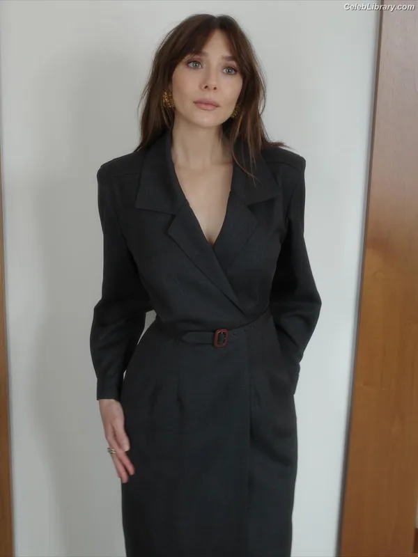 Elizabeth Olsen photo 6 of 2302