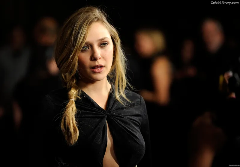 Elizabeth Olsen photo 4 of 2302