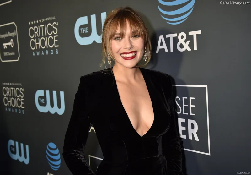 Elizabeth Olsen photo 16 of 2302