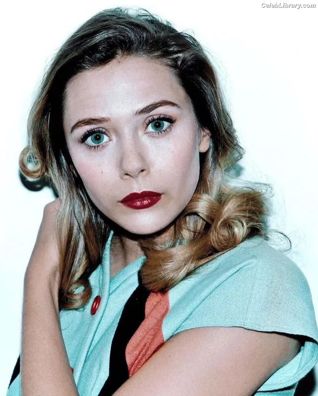 Elizabeth Olsen photo 18 of 2302
