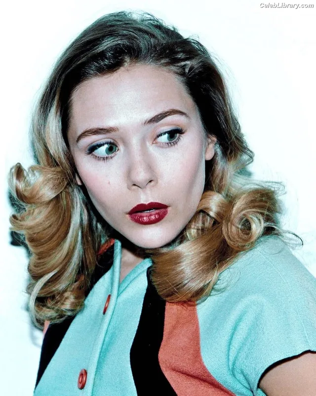 Elizabeth Olsen photo 19 of 2302