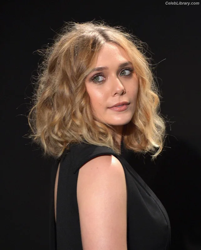 Elizabeth Olsen photo 24 of 2302