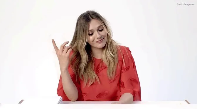 Elizabeth Olsen photo 5 of 2302