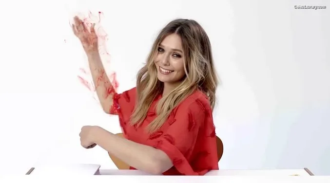 Elizabeth Olsen photo 6 of 2302