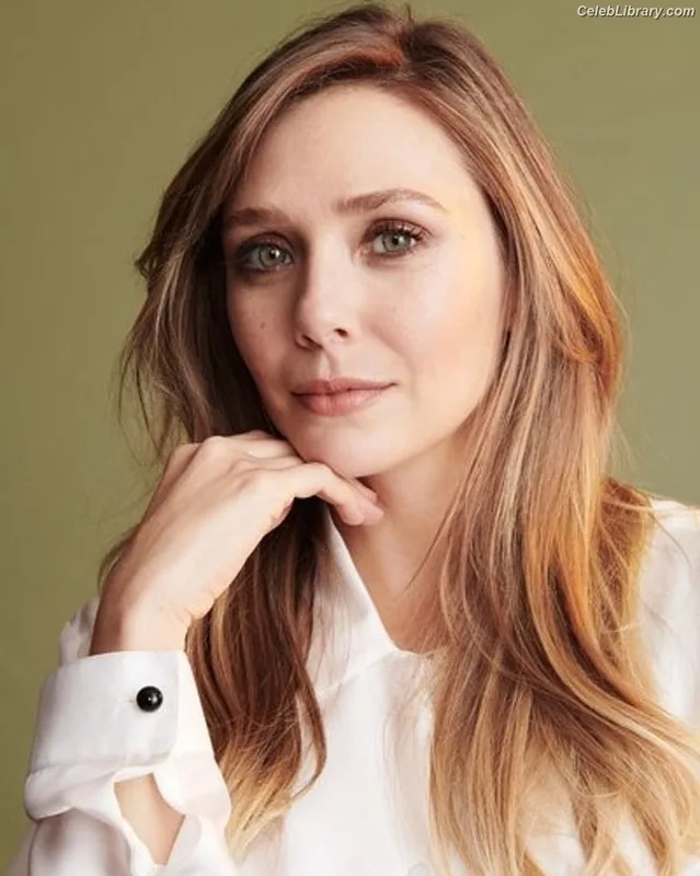 Elizabeth Olsen photo 21 of 2302