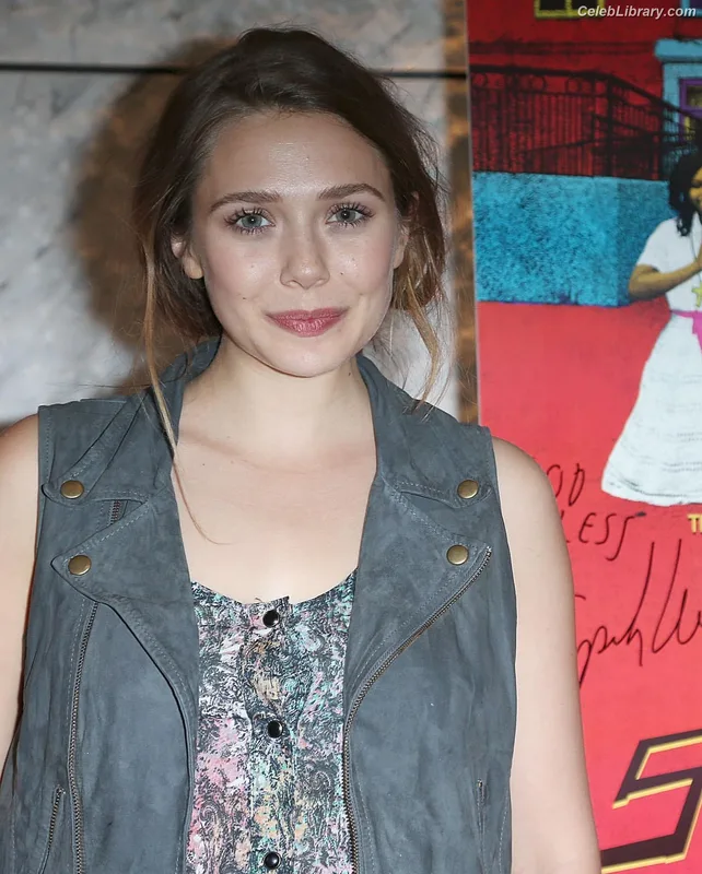 Elizabeth Olsen photo 1 of 2302