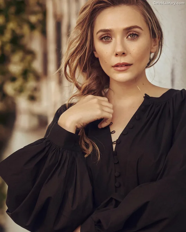 Elizabeth Olsen photo 9 of 2302
