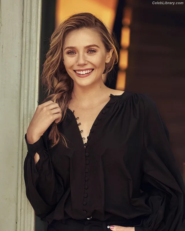 Elizabeth Olsen photo 14 of 2302