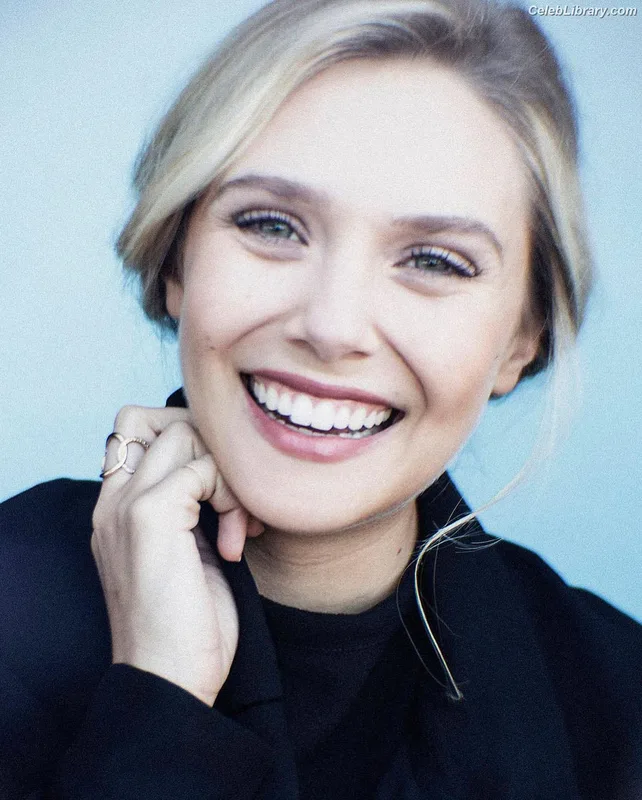 Elizabeth Olsen photo 18 of 2302