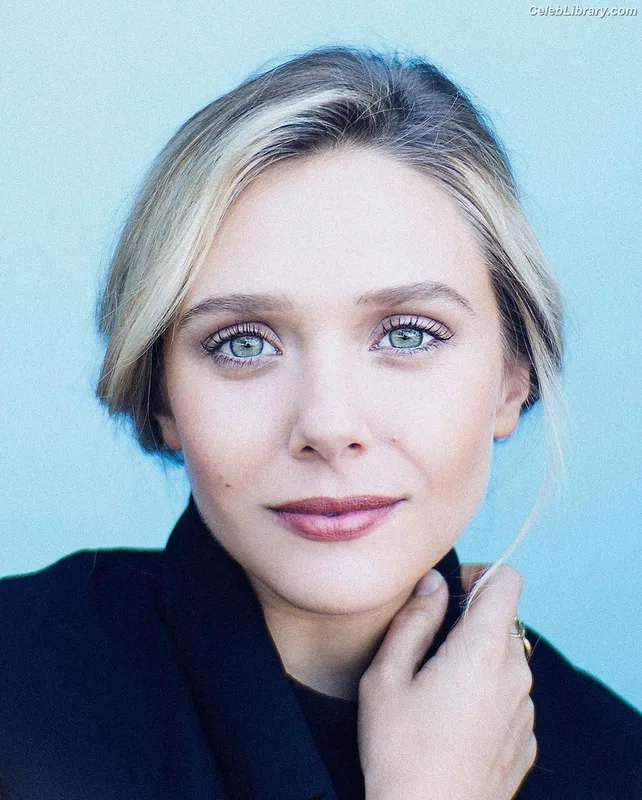 Elizabeth Olsen photo 19 of 2302