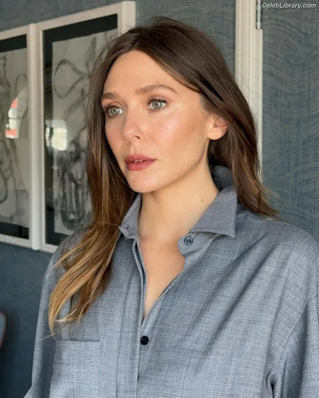 Elizabeth Olsen photo 6 of 2302