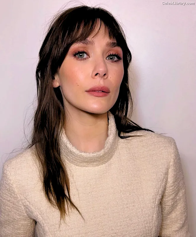 Elizabeth Olsen photo 21 of 2302