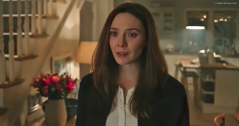 Elizabeth Olsen photo 14 of 2302