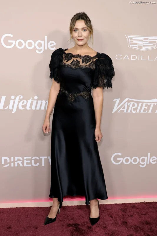 Elizabeth Olsen photo 13 of 2302