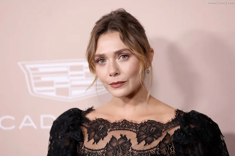 Elizabeth Olsen photo 15 of 2302
