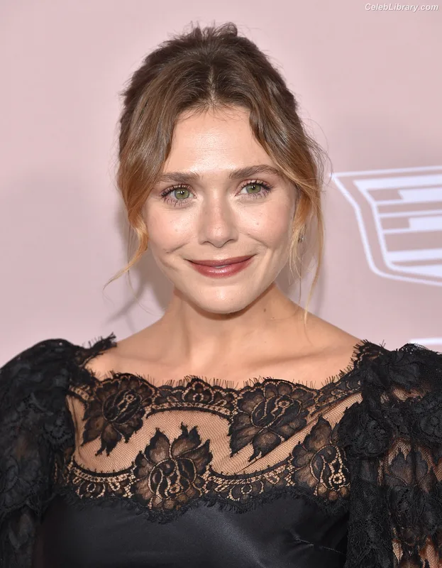 Elizabeth Olsen photo 3 of 2302