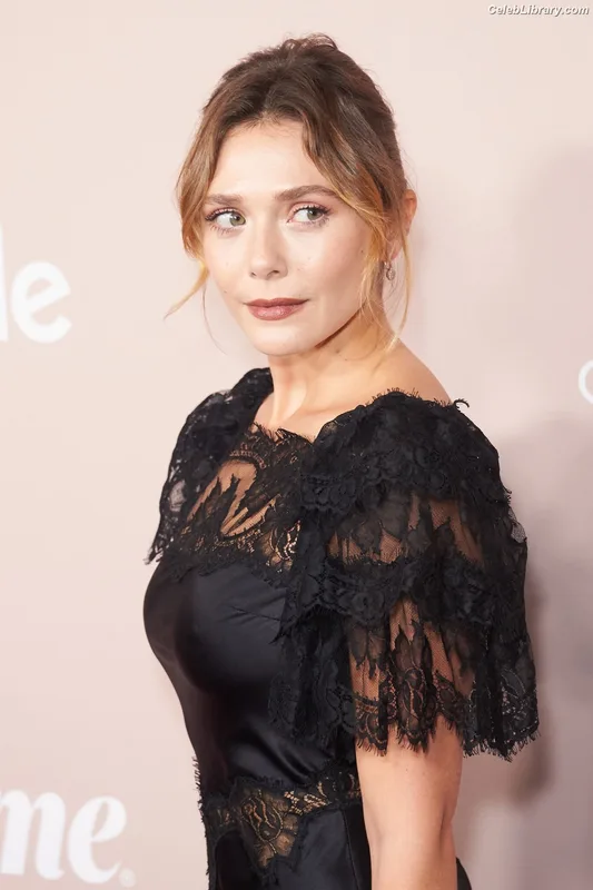 Elizabeth Olsen photo 6 of 2302