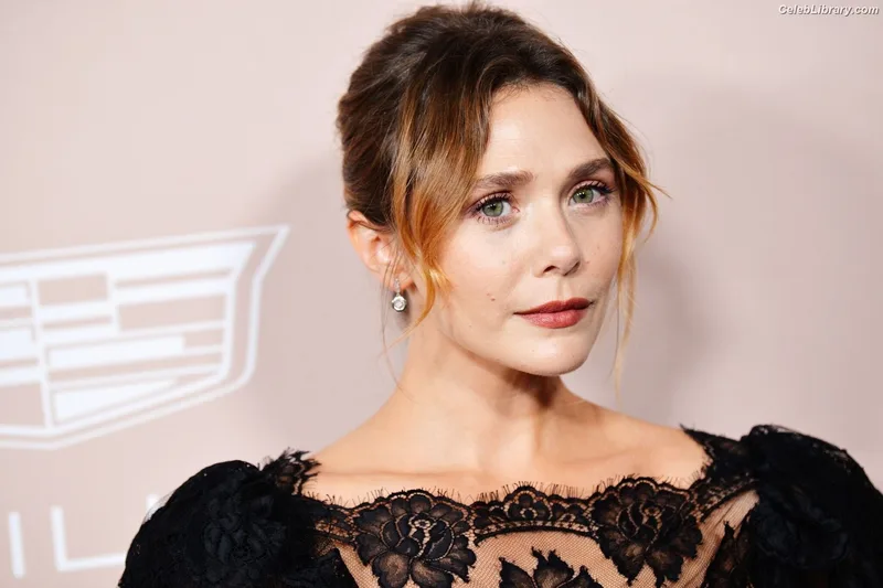 Elizabeth Olsen photo 8 of 2302