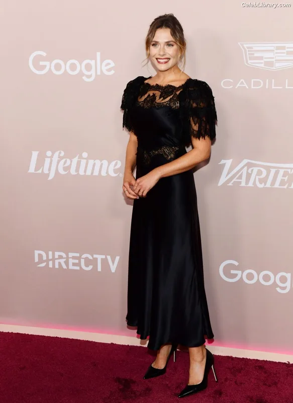 Elizabeth Olsen photo 10 of 2302