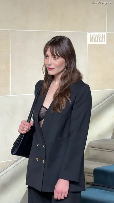 Elizabeth Olsen photo 5 of 2302