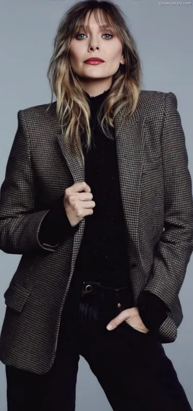 Elizabeth Olsen photo 12 of 2302