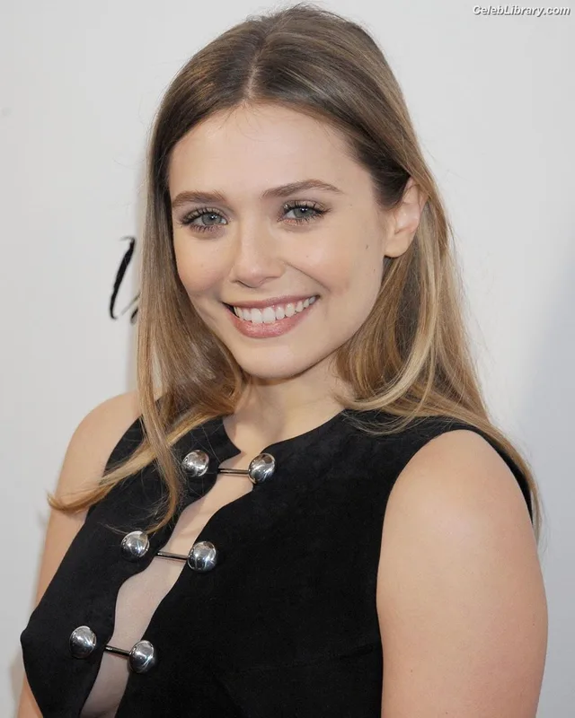 Elizabeth Olsen photo 9 of 2302