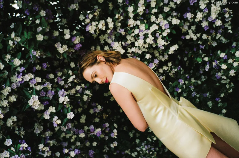 Elizabeth Olsen photo 13 of 2302
