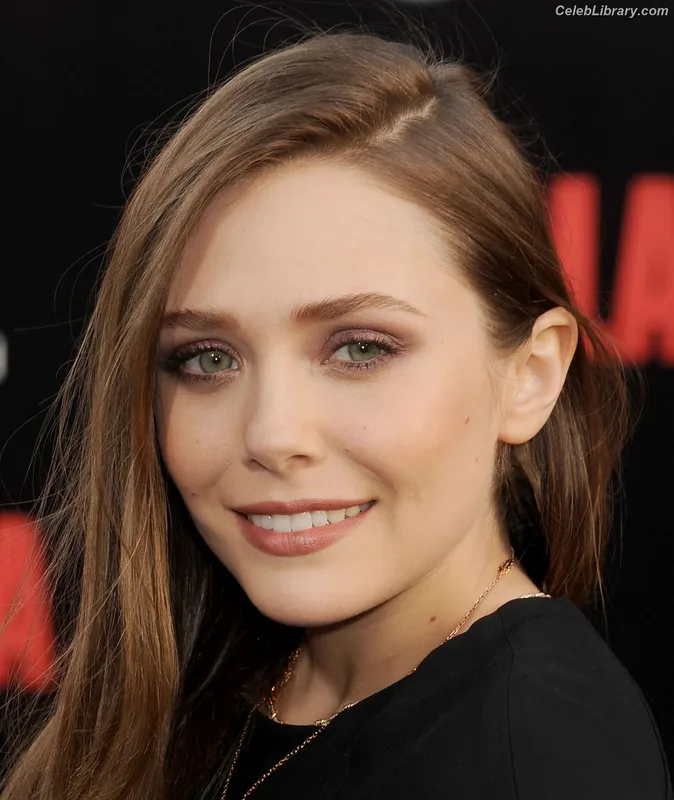 Elizabeth Olsen photo 16 of 2302