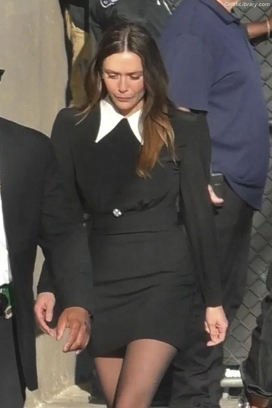 Elizabeth Olsen photo 24 of 2302