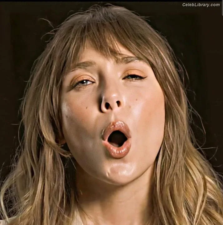 Elizabeth Olsen photo 19 of 2302