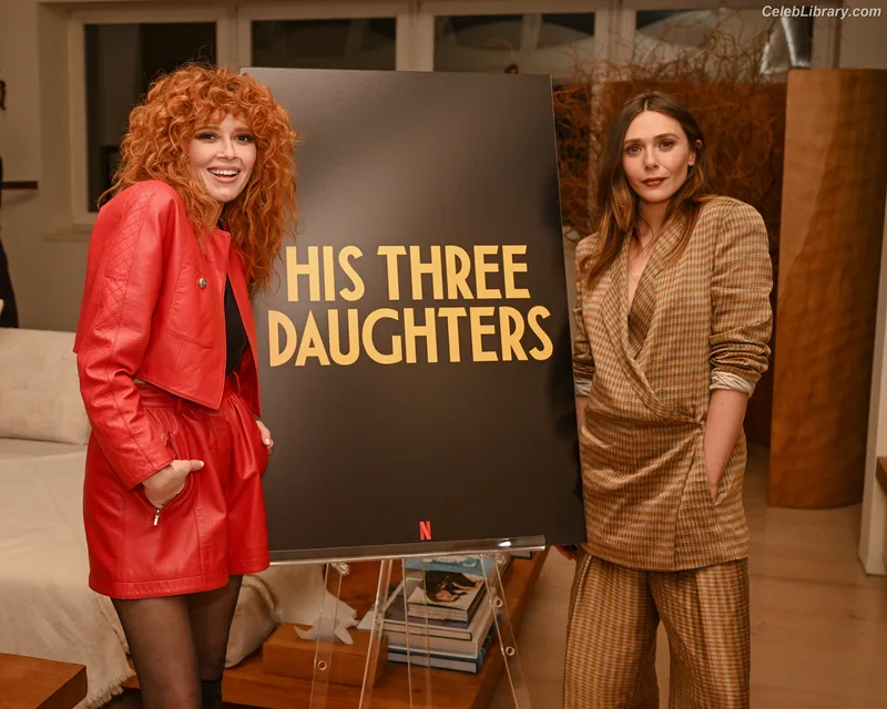 Elizabeth Olsen photo 17 of 2302