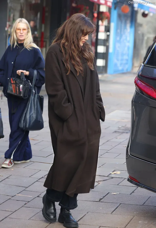Elizabeth Olsen photo 17 of 2302