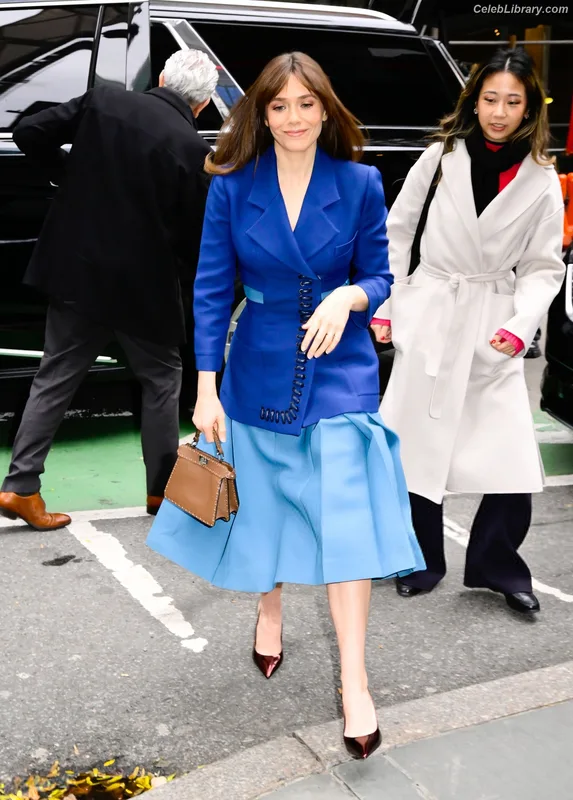 Elizabeth Olsen photo 6 of 2302