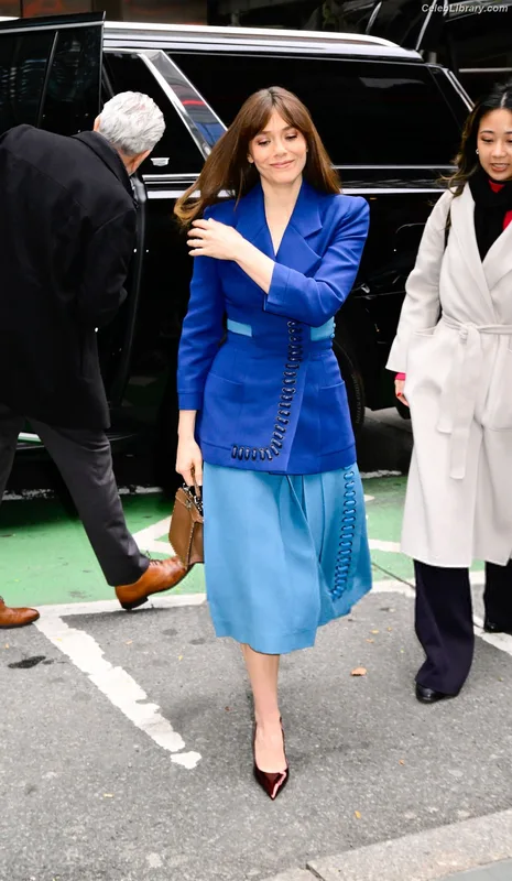 Elizabeth Olsen photo 11 of 2302
