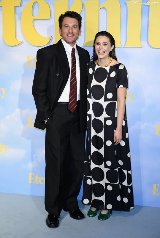 Elizabeth Olsen photo 4 of 2302