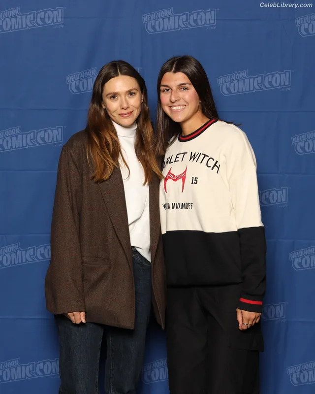 Elizabeth Olsen photo 19 of 2302
