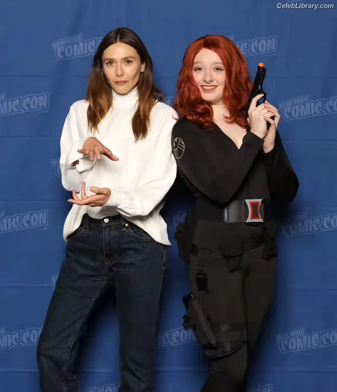 Elizabeth Olsen photo 3 of 2302