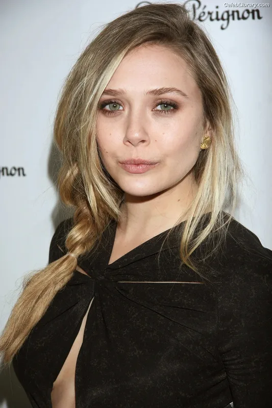 Elizabeth Olsen photo 6 of 2302