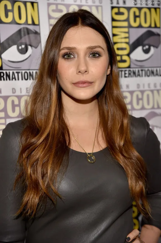 Elizabeth Olsen photo 12 of 2302
