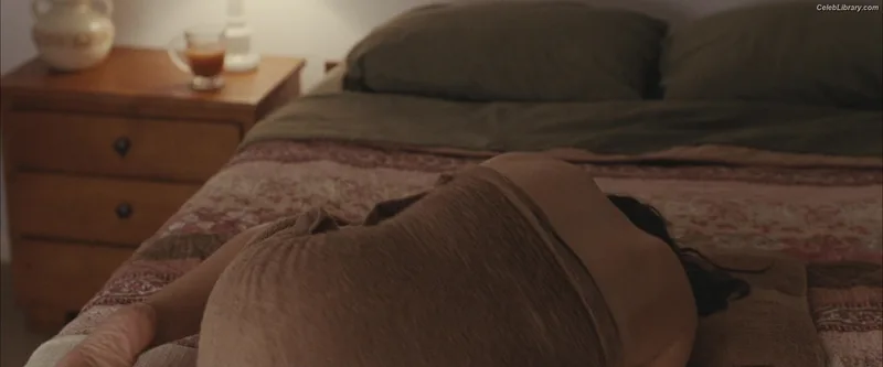 Elizabeth Olsen photo 5 of 2302